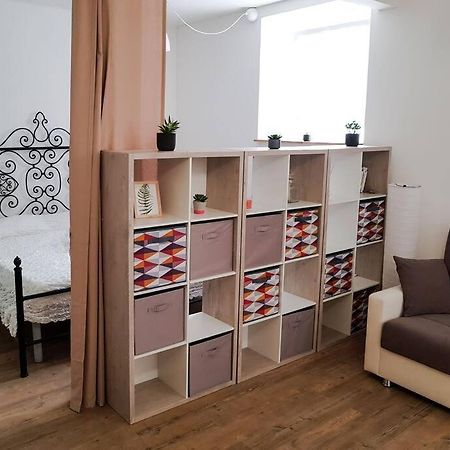 Thekeystudio, Studio Beige Nel Centro, 4 Minuti Dal Mare Bordighera Exterior photo