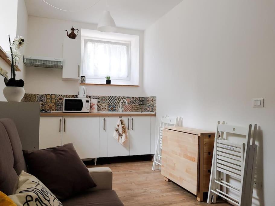 Thekeystudio, Studio Beige Nel Centro, 4 Minuti Dal Mare Bordighera Exterior photo